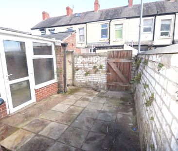 To Let 1 Bed Ground Floor Flat - Photo 6