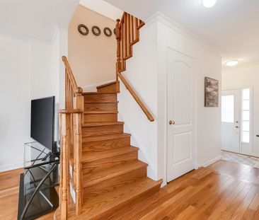 For Lease - 9 Trumpet Valley Boulevard, Brampton, Ontario - Photo 2