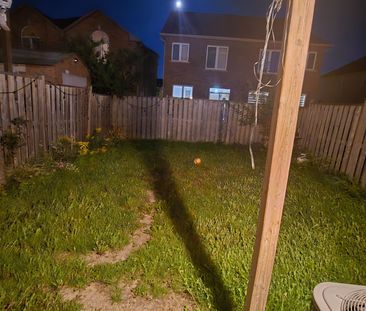 For Lease - 3365 Stoney Crescent, Mississauga, Ontario - Photo 2