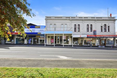 APARTMENT IN THE HEART OF THE CBD! - Photo 4