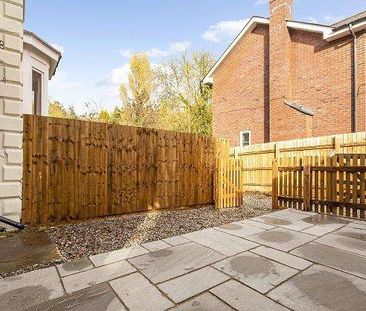 An attractive Victorian property located in the heart of the villag... - Photo 1