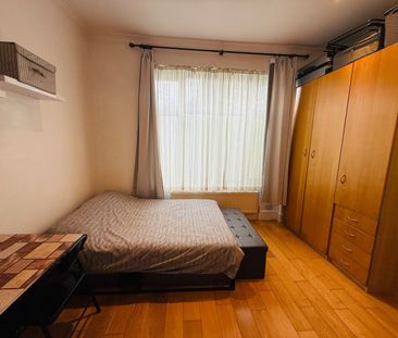 Studio Flat, Staverton Road, NW2 - Photo 1
