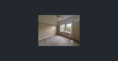 CHARMING & COMFORTABLE! - Photo 5