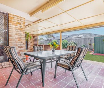 Lovely 4 Bedroom home with Side Access - Photo 5