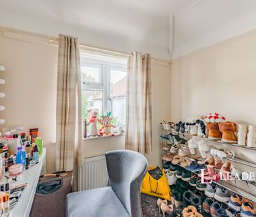 3 bedroom house to rent Knole Grove, East Grinstead, RH19 - Photo 4