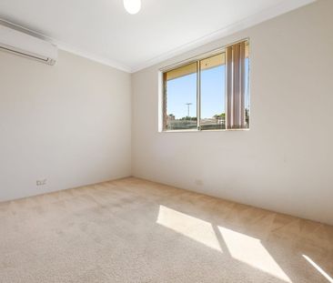 Well-Presented Villa with Private Yard - Photo 3