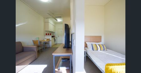 Live Simplified: Chic Studio Apartment Perfect for Your Lifestyle! - Photo 5