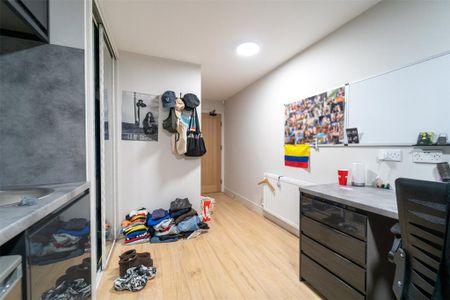 6 bedroom house to rent - Photo 2