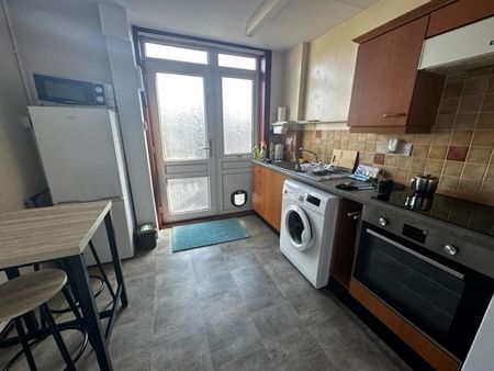 Pitcairn Park, Leuchars - Photo 5