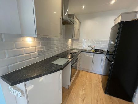 2 bedroom flat to rent - Photo 5