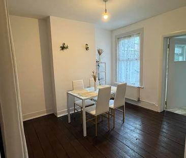 Room in a Shared House, Broadway Avenue, CR0 - Photo 1