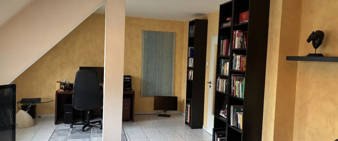 Düsseldorf-Eller: Großzügige 2-Zimmer-Dachgeschoss-Wohnung! - Foto 1