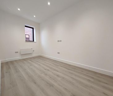 2 bedroom Flat To Let Total Size: 714 SQ FT - Photo 4