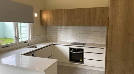 Beautiful Remuera Family Home with Pool - Photo 4