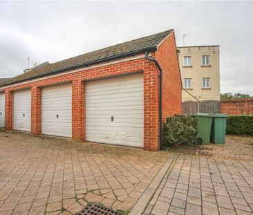4 bedroom end of terrace house to rent - Photo 3