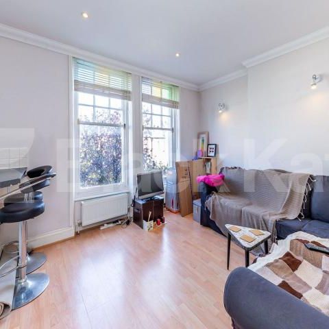 Beautiful & spacious 1 double bedroom property on the very popular Weston Park - Photo 1