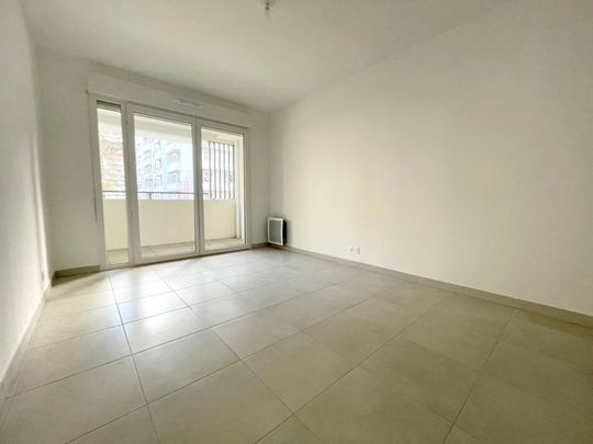 Location Appartement 3 pièces 57m² NICE 06300 - Photo 1
