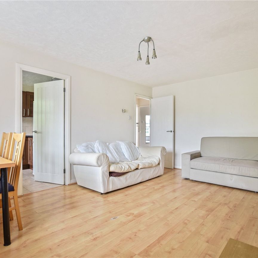 Weavers Way, NW1 - Photo 1