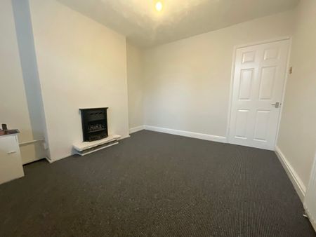 2 bedroom Mid Terraced House to let - Photo 5