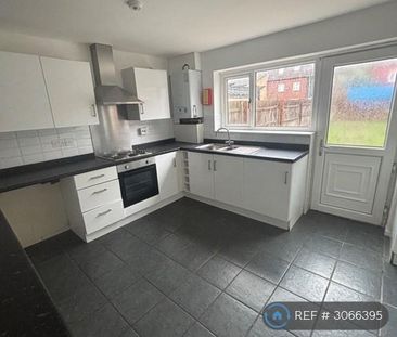 2 bedroom semi-detached house to rent - Photo 5