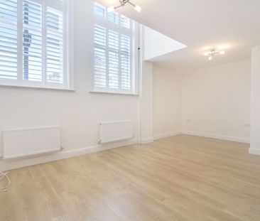 3 Bedroom - Photo 3