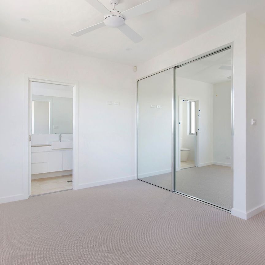 Executive Living In Thirroul - Photo 1