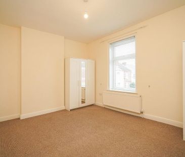 2 bedroom end of terrace house to rent - Photo 6