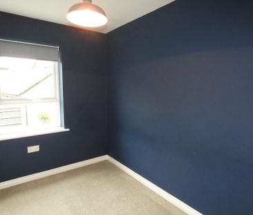 4 bedroom semi-detached house to rent - Photo 3