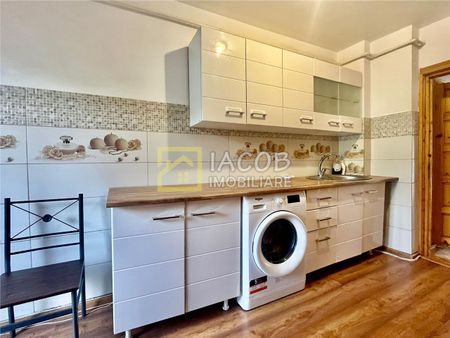 Apartament cu 3 camere de inchiriat, Comanesti, jud. Bacau - Fotografie 4