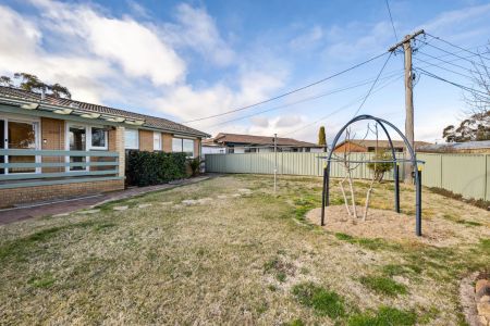 Spacious & Energy-Efficient Family Home in Prime Kaleen Location - Photo 2