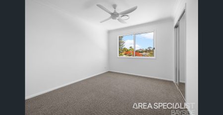 MASSIVE, BRAND NEW 3 BEDROOM TOWNHOME WITH DOUBLE GARAGE and SOLAR!! - Photo 3