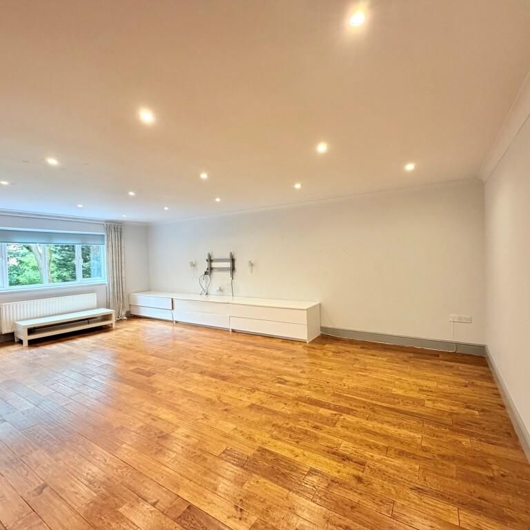 5 bedroom detached house to rent - Photo 1