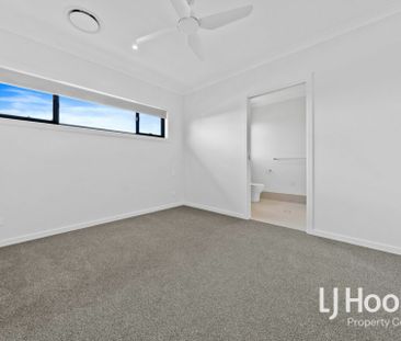 Brand New - Ducted Air Conditioning - 4 Bedrooms + Study - Photo 6