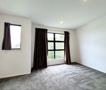 Executive Townhouse with Modern Design and Great Location - Photo 6
