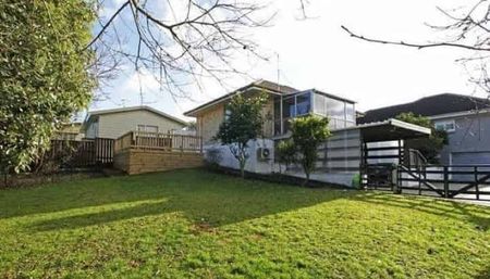 Three Bedroom Brick Home - Photo 5