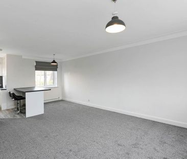 3 bedroom apartment to rent - Photo 2