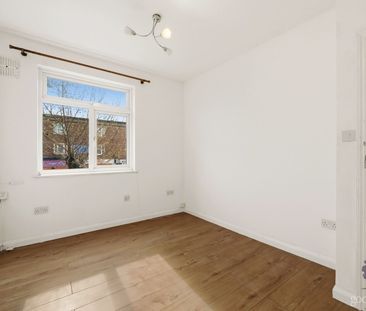 London Road, Morden, SM4 - Photo 3