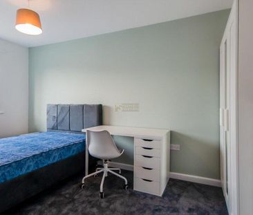 4 bedroom semi-detached house to rent - Photo 5