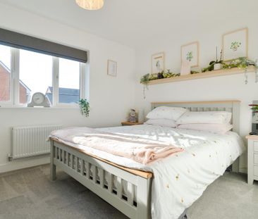 3 bedroom semi-detached house to rent - Photo 3