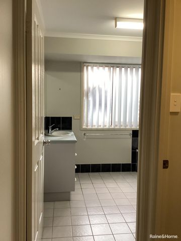 Location & Shed! - URANGAN 4 Bedroom - Photo 3