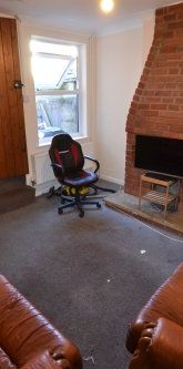 3 Bedroom Terraced House for Rent on Hartley Street - Photo 2