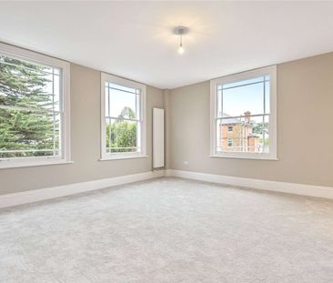 In a small development of 13 properties is this modern 1 bedroom ap... - Photo 1