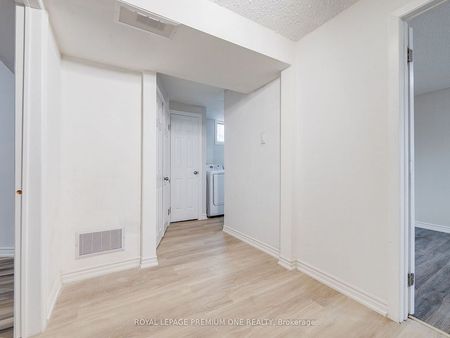 For Lease - 935 Strasburg Road Unit# Lower, Kitchener, Ontario - Photo 2