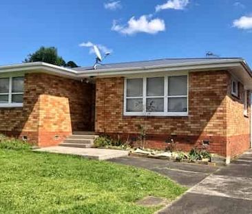 Newly Renovated 3-Bedroom Home in the Heart of Ōtāhuhu - Photo 3
