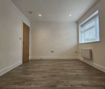 Elmhurst Road - Photo 4