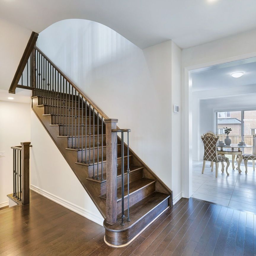 For Lease - 15 Douglas Kemp Crescent Unit# MAIN & UPPER, Clarington, Ontario - Photo 1