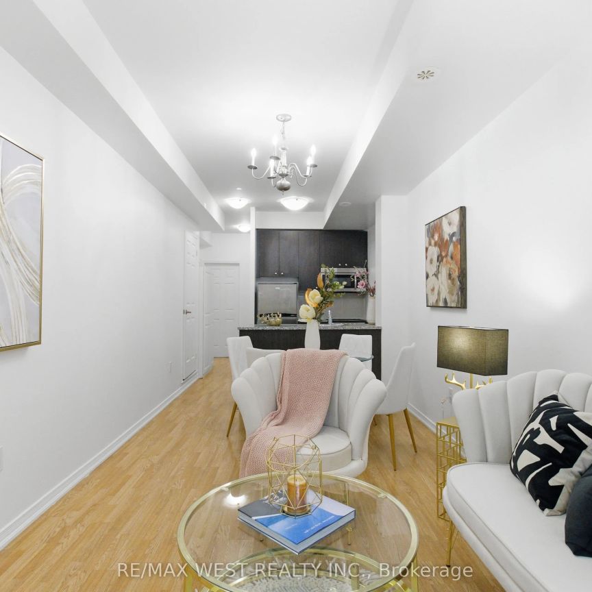 19 Coneflower Crescent #254 - Photo 1