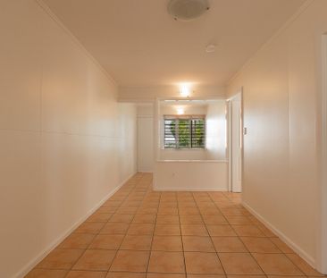 2/24 Hale Street, Townsville City QLD 4810 - Apartment For Rent | D... - Photo 3