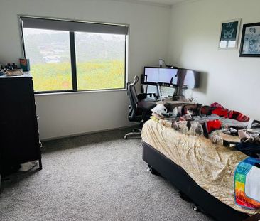 Modern 3-Bedroom Home with Views and Great Locatio - Photo 5