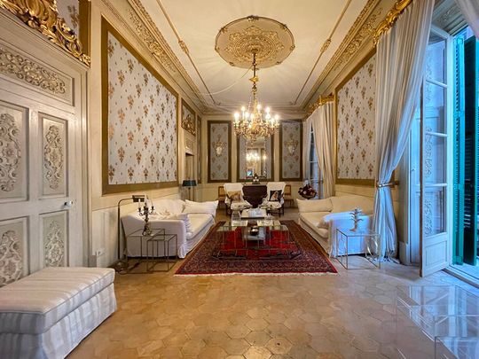 Apartamento muy representativo en planta noble 3 dormitorios, zona Plaza Mayor, Palma. - Photo 1